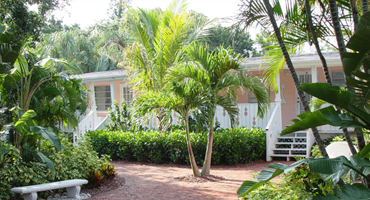 Siesta Key Bungalow - Courtyard